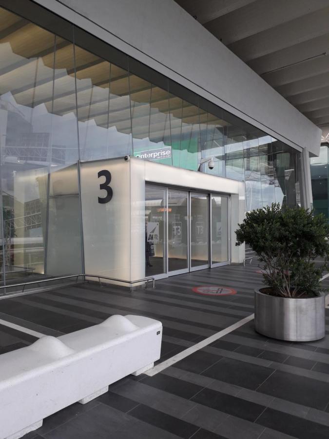 Apple Rooms Rome Airport Fiumicino Eksteriør bilde Entrance to the terminal